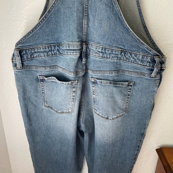 Isabel Maternity Denim Overalls Size 8 - Picture 7 of 9